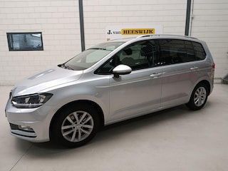 Volkswagen Touran 1.4 TSI Connected Series Pdc | Lmv | Panoramadak | Trekhaak | Keyless