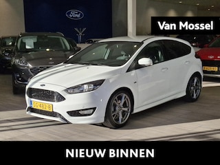 Ford Focus 1.0 ST-Line | Apple CarPlay | NAV | CC | Parkeersensoren voor & achter |