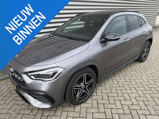 Mercedes-Benz GLA 200 d AMG Panorama Night Sfeer