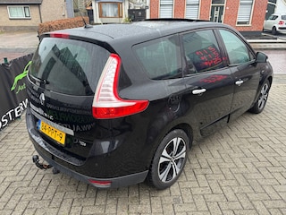 Renault Scénic 1.4 TCe Bose | navi | pano | trekhaak | pdc | nieuwe apk |