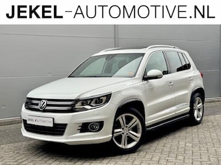 Volkswagen Tiguan 1.4 TSI R-Line Edition Panoramadak, Trekhaak, Side skirts, R-Line, enz
