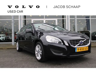 Volvo V60 T3 Automaat Momentum | Camera | Trekhaak | Cruise control | Electrische climate control |
