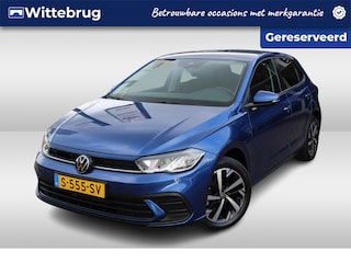 Volkswagen Polo 1.0 TSI 95pk Life / Navigatie / App-Connect / Parkeersensoren Voor & Achter / Donker glas / 16" LMV
