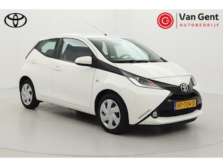 Toyota Aygo 1.0 VVT-i x-play | Volledige dealerhistorie | Origineel NL | Airco | Camera | Bluetooth