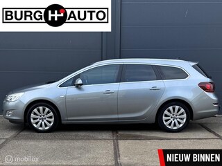 Opel Astra Sports Tourer 1.4 Turbo Cosmo - AGR STOELEN - ECC - NAVI - PDC - TREKHAAK - STOEL + STUUR VERWARMING - CRUISE CONTROLE - BLUETOOTH - EL. INKLAPBARE SPIEGELS - LMV - NAP - NL AUTO - APK T/M 02-09-2026 -