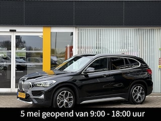 BMW X1 xDrive25e High Executive | NAP | Driving Assistant Plus | X-Line | Pack Parking | Pack Safety | Achteruitrijcamera | Leer | Stoelverwarming | Elektrisch glazen schuig-kantel dak | Head-up display |