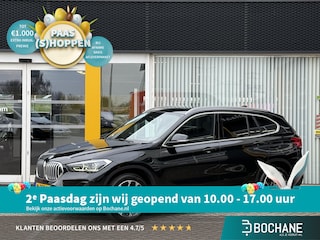 BMW X1 xDrive25e High Executive | NAP | Driving Assistant Plus | X-Line | Pack Parking | Pack Safety | Achteruitrijcamera | Leer | Stoelverwarming | Elektrisch glazen schuig-kantel dak | Head-up display |