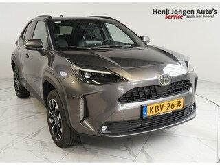 Toyota Yaris Cross 1.5 Hybrid 115 First Edition Rijklaar + Fabrieksgarantie Henk Jongen Auto's in Helmond,  al 50 jaar service zoals 't hoort!