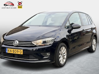 Volkswagen Golf Sportsvan 1.2 TSI Connected Series / Trekhaak / Stoelverwarming / Navigatie / Parkeerhulp / Executive Plus-Pakket / Winter-Pakket / 1e Eigenaar /
