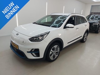 Kia Niro E-NIRO EXECUTIVELINE 64 KWH I 3-FASE LADEN I 100% SOH I TREKHAAK I LEDEREN BEKLEDING