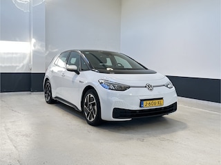 Volkswagen ID.3 First 58 kWh | SOH %| Carplay/ Android Auto| Trekhaak | NL | 1 Eig |