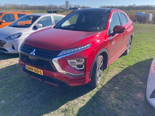 Mitsubishi Eclipse Cross 2.4 PHEV Instyle | Carply | Afneembare trekhaak | Premium Audio | Adaptive cruise control | Schuifdak | Head-up display | Leder | LED verlichting | 360 graden camera | Stoelverwarming