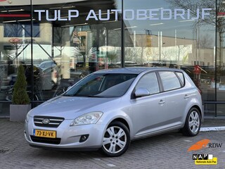 Kia Ceed cee'd 1.6 X-ecutive NAP Clima 5 deurs Trekhaak APK