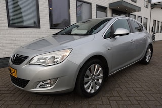 Opel Astra 1.4 TURBO COSMO