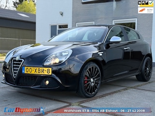Alfa Romeo Giulietta 1.4 T Distinctive | Autom. | Navi | Sportieve Uitvoering | Nwe APK | Half-Leder | PDC | LMV