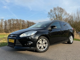 Ford Focus Wagon 1.0 EcoBoost Trend / Navi / Stoelverwarming / 16" Velgen / PDC / Cruise / LED / 6 Versnel. / Goed onderhouden! /