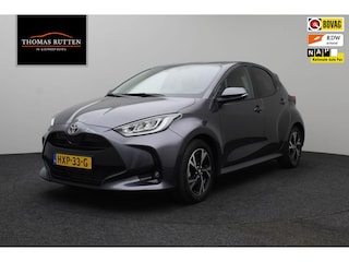 Toyota Yaris 1.5 Hybrid 115 Dynamic 2025 | INCL. BTW | Stoel & Stuurverwarming | Carplay | DAB Radio | Adaptive Cruise Control | Achteruitrij Camera | Draadloze Telefoon Lader | Stuurwiel Bediening | Lichtmetalen Velgen | Climate Control | Origineel Nederlands NAP