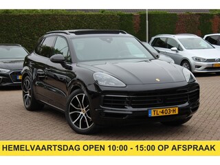 Porsche Cayenne 3.0 E-Hybrid / Panoramadak / Camera / Softclose / Keyless / Carbon intr. / Luchtvering / 21'' / Bose / Sfeerverlichting / Adaptieve stoelen / Stoelventilatie / Stoelverwarming 4x / Sportchrono / Dodehoek