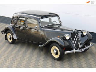 Citroën 11 B ''Wieltje" wisser boven in dak uit 1952 uniek !!!