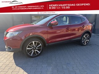 Nissan Qashqai 1.2 Connect Edition Automaat,360 camera,Trekhaak,Panodak,Pdc Hoge Zit Bj 2015 Km 121.000 Nap 2e eigenaar !!