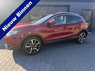 Nissan Qashqai 1.2 Connect Edition Automaat,360 camera,Trekhaak,Panodak,Pdc Hoge Zit Bj 2015 Km 121.000 Nap 2e eigenaar !!