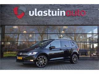 Volkswagen Touran 1.5 TSI Highline 7p , Adap. cruise, Trekhaak, Carplay, Stoel/stuurverwarming,