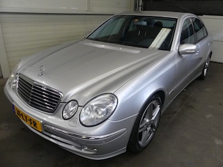 Mercedes-Benz E-klasse 240 Avantgarde - Automaat - Mooie Auto