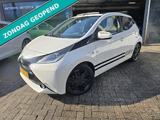 Toyota Aygo 1.0 VVT-i x-wave | 2E EIGENAAR | 12MND GARANTIE | CABRIO | CAMERA | AIRCO |