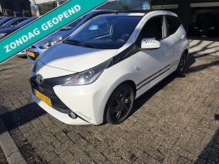 Toyota Aygo 1.0 VVT-i x-wave | 2E EIGENAAR | 12MND GARANTIE | CABRIO | CAMERA | AIRCO |