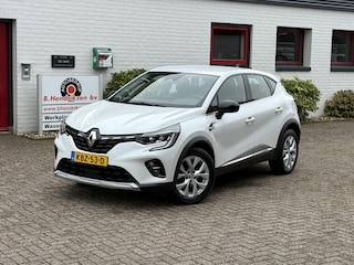 Renault Captur E-Tech Plug-In Hybrid 160pk Intens/ SOH 100%/ Trekhaak/ Parelmoer wit/ Camera achter/ Led koplamen/ Apple Carplay/ Stoelverwarming/ Dealer onderhouden