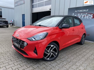 Hyundai i10 1.2 MPI 85PK / Clima / Navi / Cruise / Carplay / Stuur en stoelverw. / Camera / PDC / LMV