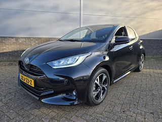 Toyota Yaris 1.5 Hybrid 115 Dynamic Limited, Stoel & Stuur verwarming, PDC