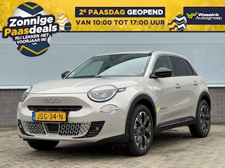 Fiat 600 1.2 Hybrid Turbo Charged 136pk Automaat La Prima | Climate Control | Parkeersensoren | Camera | Carplay