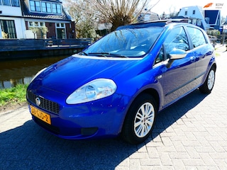 Fiat Punto Grande 1.4 Dynamic 5-deurs Airco Cruise Schuifdak
