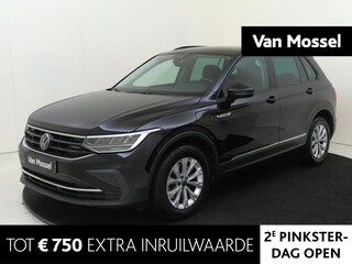 Volkswagen Tiguan 1.4 TSI eHybrid Life Navigatie | Parkeercamera | LM velgen | Climat control |