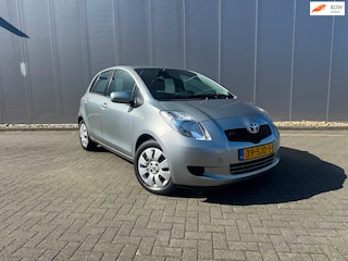 Toyota Yaris 1.3 VVTi Terra|DEALEROH|AIRCO|CRUISE|TREKHK|5DRS
