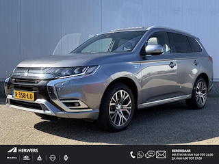 Mitsubishi Outlander 2.4 PHEV Intense+ / Trekhaak / Schuifdak / Navigatie / Achteruitrijcamera /