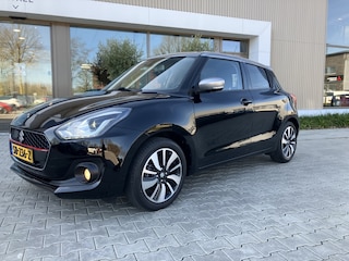 Suzuki Swift 1.0 Stijl | Automaat | Navi | Stoelverw | Camera | Adap cruise