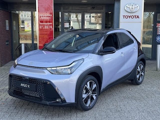 Toyota Aygo Hybrid 115 pulse NIEUW MODEL! PARK-SENSOREN KEYLESS CLIMA CAMERA AD-CRUISE 17'' LM-VELGEN LED PRIVACY GLASS APPLE/ANDROID
