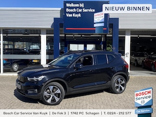 Volvo XC40 Recharge P8 AWD R-Design / 90,9% SOH / Automaat / NL-Auto / Dealer-Onderhouden / Open-Panodak / Pilot-Assist / Warmtepomp / Standkachel / Stuur- en Stoelverwarming / Elektr.-Wegklapbare Trekhaak / LED / Keyless / Dodehoek-Detectie / Elektr.-Achterklep / Apple-Carplay & Android-Auto / DAB Radio-Bluetooth / Navi / PDC V+A / 19'' LMV / ENZ.