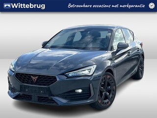 Cupra Leon 1.4 e-Hybrid 245PK VZ Performance / Verwarmbare voorstoelen / Achteruitrijcamera / Parkeersensoren V+A / 19'' LMV/