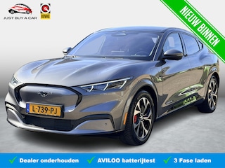 Ford Mustang Mach-E Extended First Edition AWD 98 kWh SoH 95% / Afneembare Trekhaak / Panoramadak / B&O / Adaptive Cruise / Stoelverwarming / Memory / 360° Camera / Navigatie / Technologie-Pakket / DAB / Keyless / Matrix LED / 1e Eigenaar /