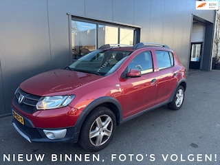 Dacia Sandero TCe 90 Stepway Lauréate / Airco / Navigatie / Parkeersensoren achter!