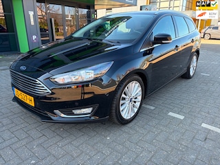 Ford Focus Wagon 1.5 Titanium / Automaat / Trekhaak / Navi / PDC