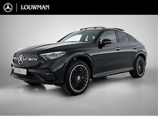 Mercedes-Benz GLC 300e 4MATIC Sport Edition | Premium Plus | Winterpakket | Nightpakket | Trekhaak | AMG spoiler | 20 inch AMG velgen | Panoramaschuifdak | Head-up display | 360° camera | Burmester® 3D sound systeem | Augmented Reality navigatie |