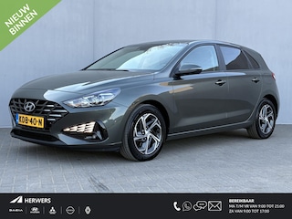 Hyundai i30 1.0 T-GDi MHEV Comfort Smart / Stoel-/Stuurverwarming / Cruise Control / Achteruitrijcamera / Navigatie d.m.v. Apple Carplay/Android Auto / Winterset /