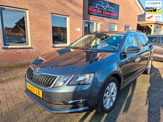 Skoda Octavia Combi 1.0 TSI Greentech Business Edition. Leder, trekhaak, carplay, stoelverwarming, etc. Prijs incl garantie.