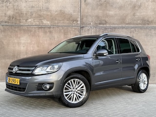 Volkswagen Tiguan 1.4 TSI Sport&Style Trekhaak | navigatie | Climate control | Xenon | Cruise Control |
