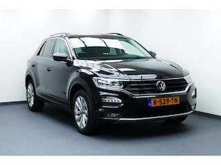 Volkswagen T-Roc 1.5 150pk TSI Sport Bj21. Adap Cruise, Carplay/Android Navi, Clima, PDC V+A, 17"LMV Haak 1500kg