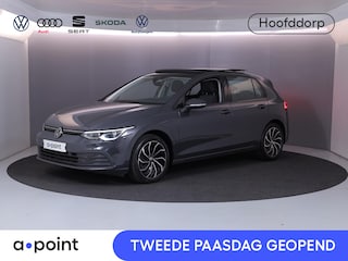 Volkswagen Golf 1.5 TSI Life 150 pk | Navigatie | Panoramadak | Trekhaak (afneembaar) | Parkeersensoren | Matrix LED koplampen | Stoelverwarming | Head-up display |